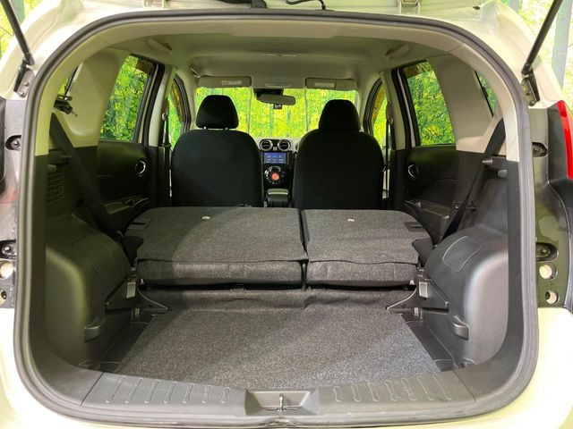 ���i�̂���������ʋ΁A���}���ɏ\���ȉ׎��X�y�[�X���m�ۂ��Ă���܂��B�Z�J���h�V�[�g��|���ƁA�傫�ȉו��̐ύڂ��\�ł���