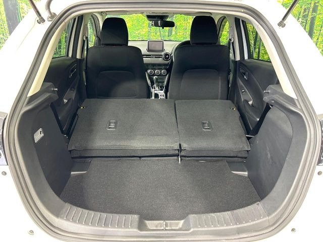 ���i�̂���������ʋ΁A���}���ɏ\���ȉ׎��X�y�[�X���m�ۂ��Ă���܂��B�Z�J���h�V�[�g��|���ƁA�傫�ȉו��̐ύڂ��\�ł���