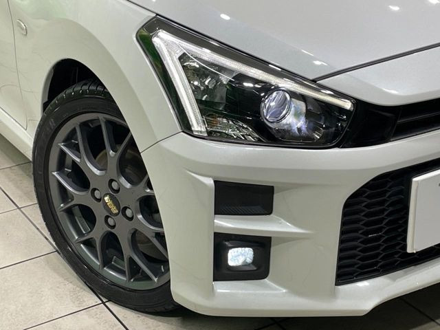 �yLED�w�b�h���C�g�z���V����ԑ��s�����ǍD�Ȏ��E���m�ۂ����S���ĉ^�]�ł��鍂�P�xLED�w�b�h���C�g�𑕔�!�_�����x�������A����d�͂��}�����Ă��܂��B