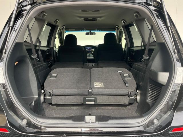 ���i�̂���������ʋ΁A���}���ɏ\���ȉ׎��X�y�[�X���m�ۂ��Ă���܂��B�Z�J���h�V�[�g��|���ƁA�傫�ȉו��̐ύڂ��\�ł���