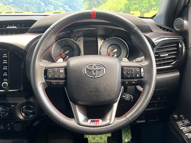 �y�����v�����X�e�A�����O�z�㎿�Ȋv���g�p���邱�ƂŁA��ɂ����������݂ƂĂ��^�]���₷���n���h���ł���