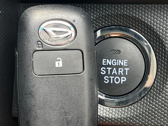 �y�L�[�t���[�V�X�e���z�J�o����|�P�b�g�ɓ��ꂽ�܂܂ł��h�A�̎{���E�������\�ȃX�}�[�g�L�[�𑕔��B�G���W���̃I���E�I�t�����J�M�����o���K�v����������Ƃ��Ă��֗��ł���