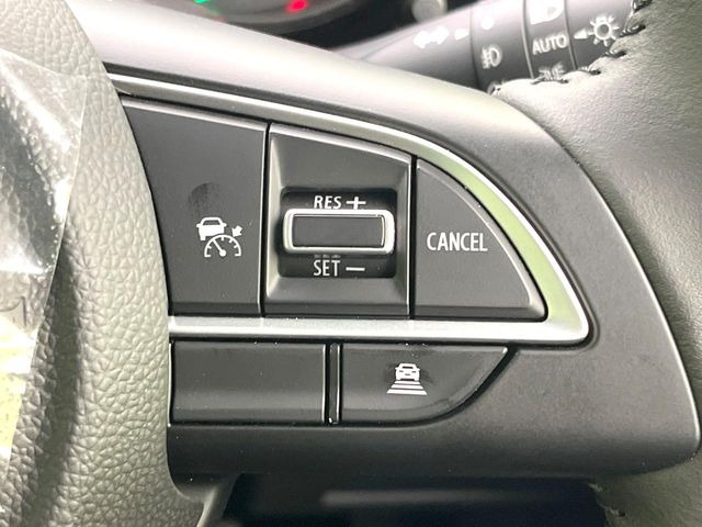 【アダプティブクルーズコントロール】高速道路での長距離走行が楽に!!自動で速度を保つクルーズコントロールが、衝突軽減システムと連携し、前方の車両を感知して車間を保つように速度調節してくれます!!