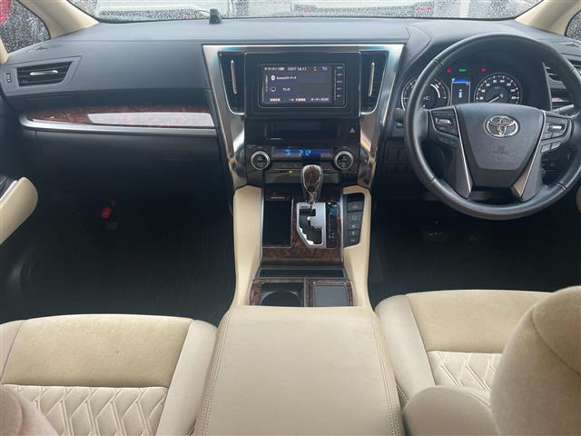 アルファードハイブリッド