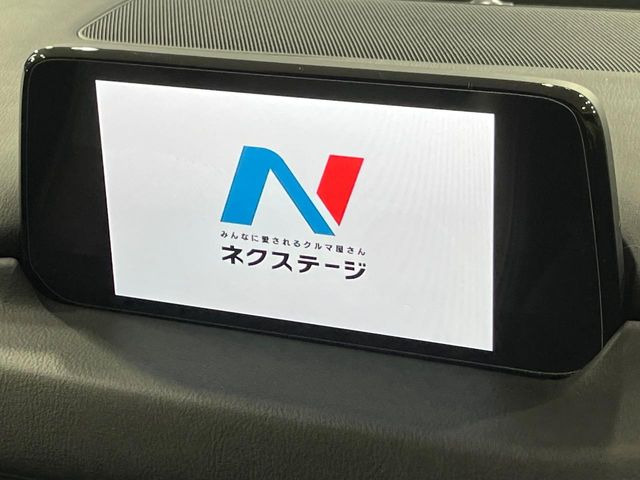 �y�}�c�_�R�l�N�g�z�ԓ��̕��͋C�Ƀ}�b�`������̌^�^�C�v�̃f�B�X�v���C�B�e����q�ݒ��Bluetooth�Đ����A�l�X�ȋ@�\���y���߂܂��B��pSD�J�[�h�̂��w���ŁA�i�r�@�\���g�p�o���܂��B