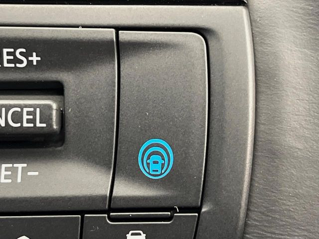 �y�v���p�C���b�g�z�������H�ł̒��������s���y��!!�a�؎��Ə��񑖍s�̃V�[���ŁA�A�N�Z���E�u���[�L�E�X�e�A�����O�������Ő��䂵�A�������^�]�̕��S���y�����Ă���܂���