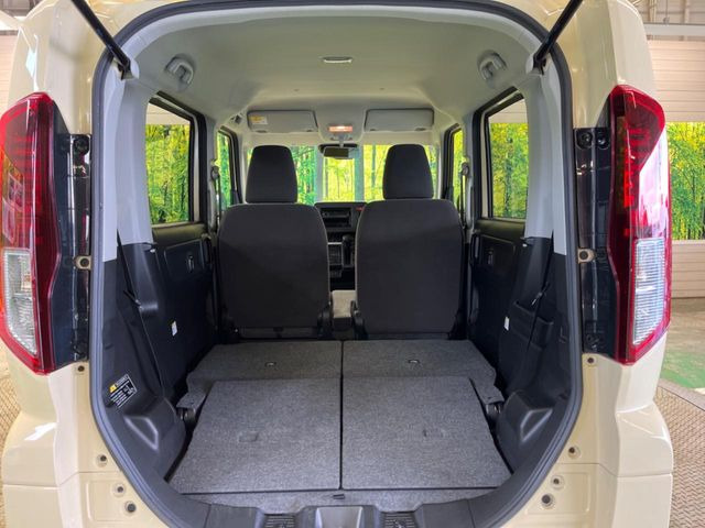 ���i�̂���������ʋ΁A���}���ɏ\���ȉ׎��X�y�[�X���m�ۂ��Ă���܂��B�Z�J���h�V�[�g��|���ƁA�傫�ȉו��̐ύڂ��\�ł���