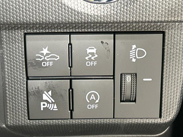 �y�X�}�[�g�A�V�X�g�z���s���ɑO���̎ԗ�����F�����A�Փ˂������Ȏ��͌x��ƃu���[�L�ŏՓˉ���Ɣ�Q�y�����A�V�X�g�B�����S�Ƀh���C�u�����y���݂��������܂��B