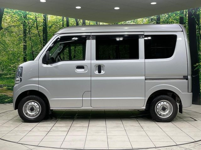 �y�����X���C�h�h�A�z���ԏ�ŗׂ̎ԂƂ̊Ԋu���������ɂ������A�X���C�h�h�A�Ȃ���S!�h�A�I�[�v������������炸�A�J�������L���̂ŏ��~�肪�Ƃ��Ă��ȒP�ł��B�傫�ȉו��̏o���������Ȃ���\��