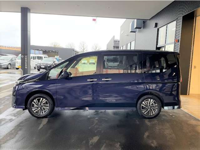 セレナ1.4 e-4ORCE ハイウェイスターV 4WD