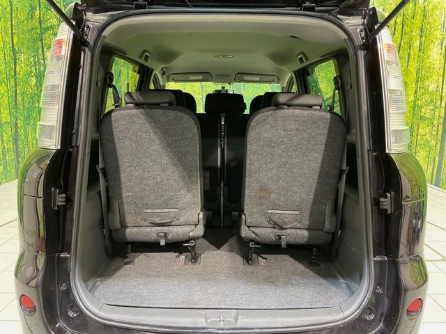 ���i�̂���������ʋ΁A���}���ɏ\���ȉ׎��X�y�[�X���m�ۂ��Ă���܂��B�Z�J���h�V�[�g��|���ƁA�傫�ȉו��̐ύڂ��\�ł���