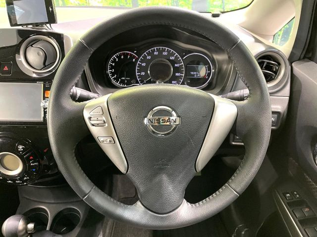 �y�����v�����X�e�A�����O�z�㎿�Ȋv���g�p���邱�ƂŁA��ɂ����������݂ƂĂ��^�]���₷���n���h���ł���