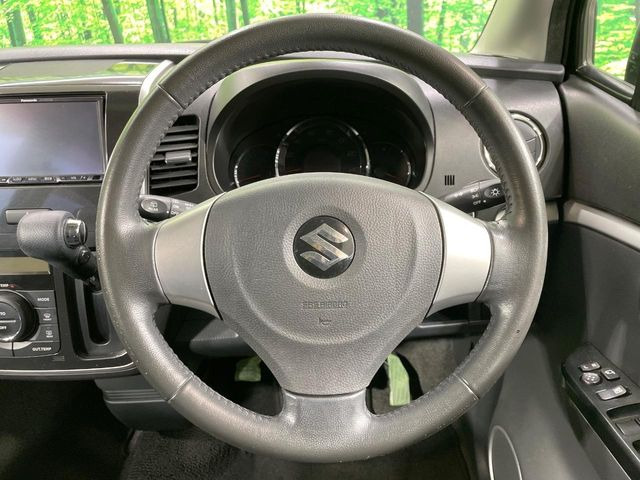 �y�����v�����X�e�A�����O�z�㎿�Ȋv���g�p���邱�ƂŁA��ɂ����������݂ƂĂ��^�]���₷���n���h���ł���