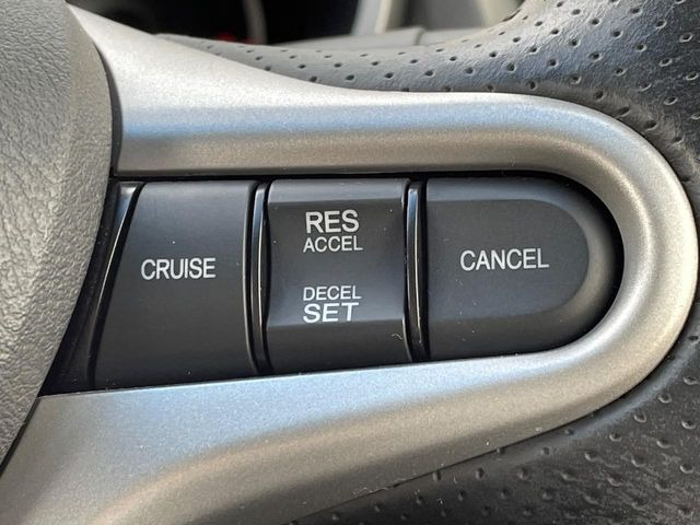 �y�N���[�Y�R���g���[���z�������H�����N���N���s�B�A�N�Z���𗣂��Ă���葬�x�ő��s���ł��A�������^�]���̕��S���y��!�����E�������ȒP�ȃX�C�b�`����Œ����ł��܂��B