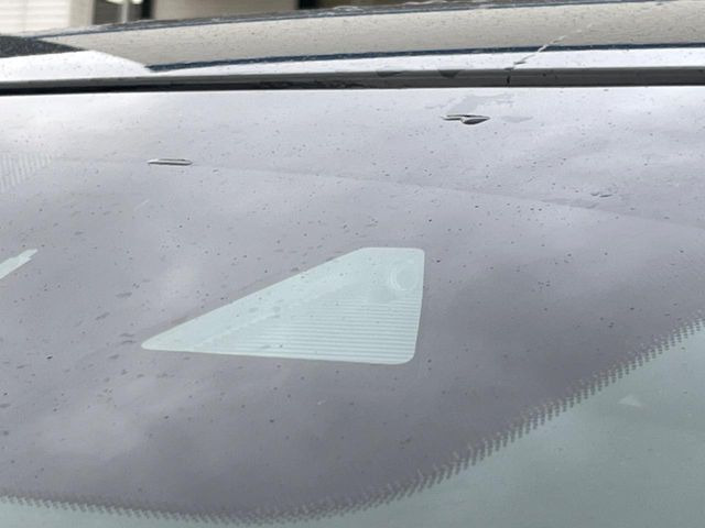 �y�X�}�[�g�V�e�B�u���[�L�T�|�[�g�z�ᑬ���s���ɑO���̎ԗ�����F�����A�Փ˂������Ȏ��͌x��ƃu���[�L�ŏՓˉ���Ɣ�Q�y�����A�V�X�g�B�����S�Ƀh���C�u�����y���݂��������܂��B