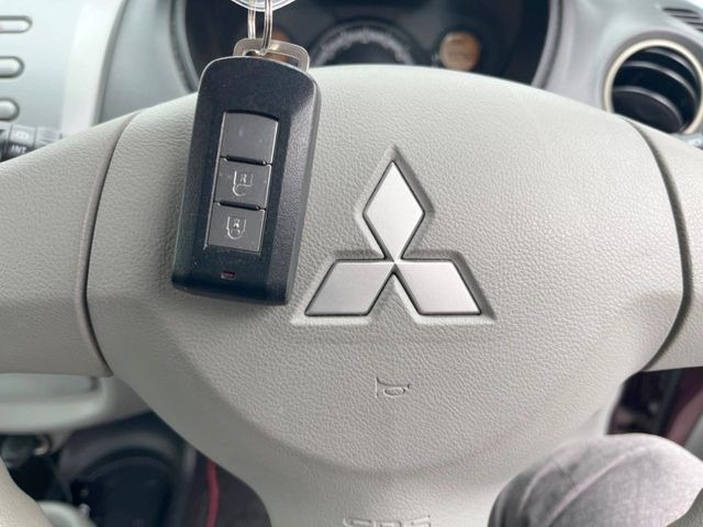 �y�I�y���[�V�����L�[�z�J�o����|�P�b�g�ɓ��ꂽ�܂܂ł��h�A�̎{���E�������\�ȃX�}�[�g�L�[�𑕔��B�G���W���̃I���E�I�t�����J�M�����o���K�v����������Ƃ��Ă��֗��ł���