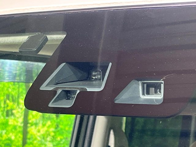 �y�C���e���W�F���g�G�}�[�W�F���V�[�u���[�L�z�t�����g�J�����őO���̎ԗ�����s�҂����m�B�Փ˂������Ȏ��͏Փ˔�Q�y���u���[�L���쓮�A�Փˉ�����T�|�[�g�B�����S�Ƀh���C�u�����y���݂��������܂��B