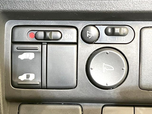 �y�p���[�X���C�h�h�A�z�X�}�[�g�L�[��^�]�Ȃ̃X�C�b�`�ŃX���C�h�h�A�̊J���\���d��������͂����ăh�A���J����K�v�������A���������q�l�ł��A�d���ו��������Ă��鎞�����N�ɊJ���߂ł��܂���