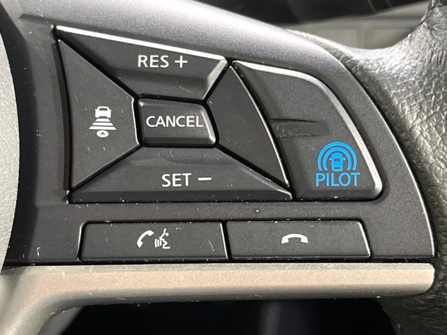 【プロパイロット】高速道路での長距離走行が楽に!!渋滞時と巡回走行のシーンで、アクセル・ブレーキ・ステアリングを自動で制御し、長距離運転の負担を軽減してくれます♪