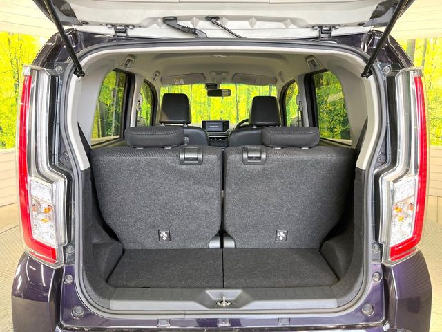 ���i�̂���������ʋ΁A���}���ɏ\���ȉ׎��X�y�[�X���m�ۂ��Ă���܂��B�Z�J���h�V�[�g��|���ƁA�傫�ȉו��̐ύڂ��\�ł���