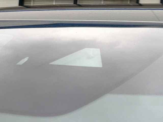 �y�X�}�[�g�u���[�L�T�|�[�g�z���s���ɑO���̎ԗ�����F�����A�Փ˂������Ȏ��͌x��ƃu���[�L�ŏՓˉ���Ɣ�Q�y�����A�V�X�g�B�����S�Ƀh���C�u�����y���݂��������܂��B