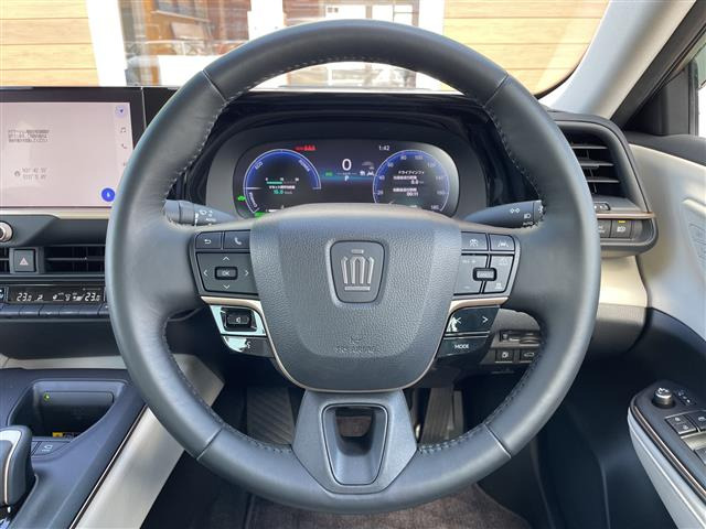 クラウンクロスオーバー2.5 G アドバンスト レザー パッケージ E-Four 4WD