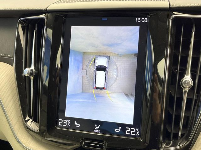 ���p�m���~�b�N�r���[���j�^�[:��p�̃J�����ɂ��A�ォ�猩���낵���悤�Ȏ��_��360�x�N���}�̎��͂��m�F���邱�Ƃ��ł��܂������p�������m�F���₷���A�����ꏊ�ł̐؂�Ԃ��⒓�Ԃ��X���[�Y�ɍs���܂��B