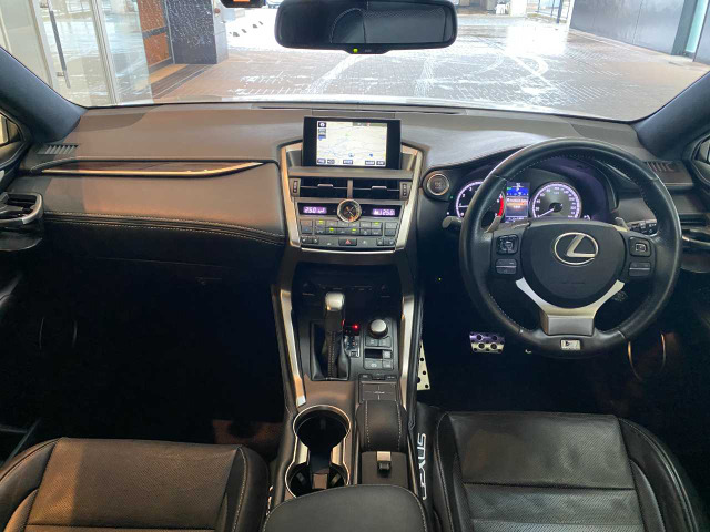 NX200t Fスポーツ