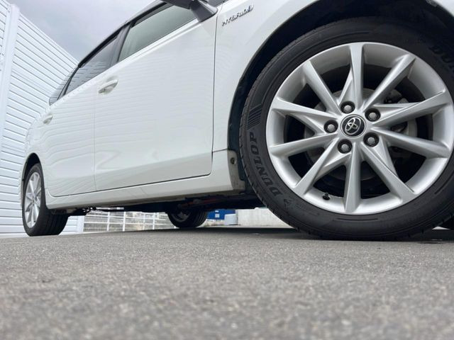 【純正17インチアルミホイール】外観にマッチした純正アルミホイールを装着しております。各種社外アルミホイールや、スタッドレスタイヤも取扱いしております。是非ご相談ください♪