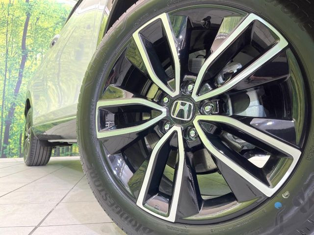 �y����18�C���`�A���~�z�C�[���z�O�ςɃ}�b�`���������A���~�z�C�[���𑕒����Ă���܂��B�e��ЊO�A���~�z�C�[����A�X�^�b�h���X�^�C�����戵�����Ă���܂��B���񂲑��k����������