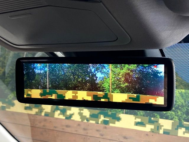 【デジタルインナーミラー】後席の大きな荷物や同乗者で後方が確認しづらい時でも安心!カメラが撮影した車両後方の映像をルームミラー内に表示。クリアな視界で状況の確認が可能です!