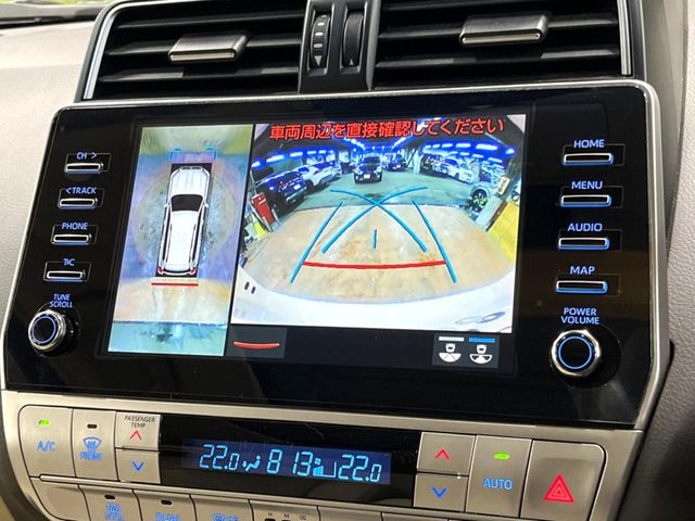 【パノラミックビューモニター】専用のカメラにより、上から見下ろしたような視点で360度クルマの周囲を確認することができます☆死角部分も確認しやすく、狭い場所での切り返しや駐車もスムーズに行えます。