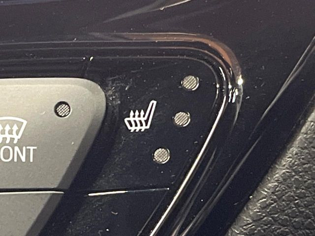 【シートヒーター】寒い日に重宝するシートヒーター!エアコンより早く温まってくれるので寒がりの人も安心ですね♪エアコンの温風は乾燥するから苦手、という方にもをおすすめです。