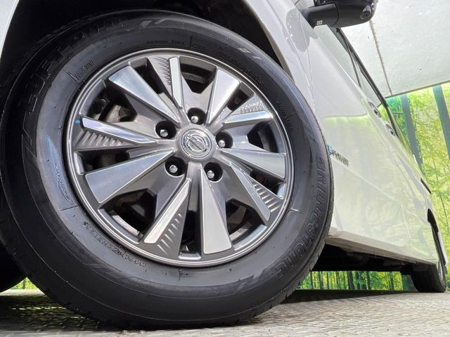 �y����15�C���`�A���~�z�C�[���z�O�ςɃ}�b�`���������A���~�z�C�[���𑕒����Ă���܂��B�e��ЊO�A���~�z�C�[����A�X�^�b�h���X�^�C�����戵�����Ă���܂��B���񂲑��k����������