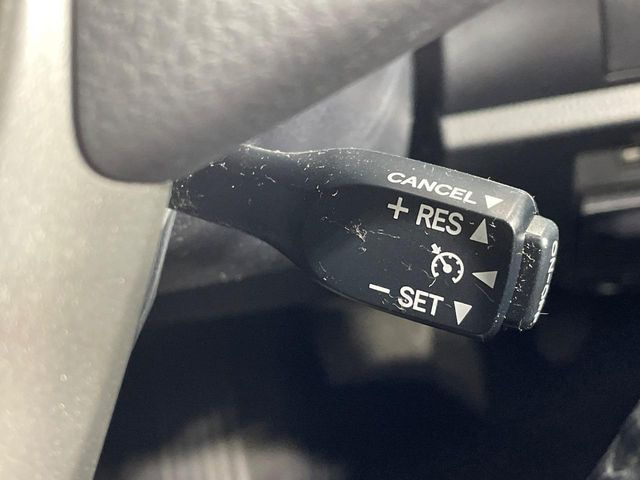 �y�N���[�Y�R���g���[���z�������H�����N���N���s�B�A�N�Z���𗣂��Ă���葬�x�ő��s���ł��A�������^�]���̕��S���y��!�����E�������ȒP�ȃX�C�b�`����Œ����ł��܂��B