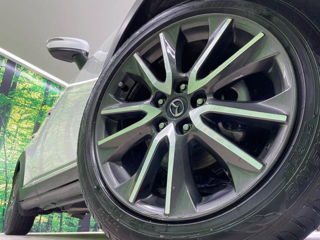 �y����18�C���`�A���~�z�C�[���z�O�ςɃ}�b�`���������A���~�z�C�[���𑕒����Ă���܂��B�e��ЊO�A���~�z�C�[����A�X�^�b�h���X�^�C�����戵�����Ă���܂��B���񂲑��k����������