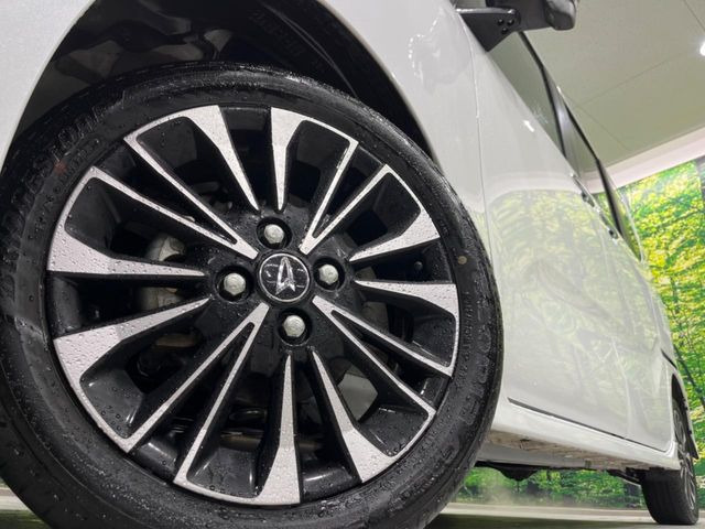 �y����15�C���`�A���~�z�C�[���z�O�ςɃ}�b�`���������A���~�z�C�[���𑕒����Ă���܂��B�e��ЊO�A���~�z�C�[����A�X�^�b�h���X�^�C�����戵�����Ă���܂��B���񂲑��k����������