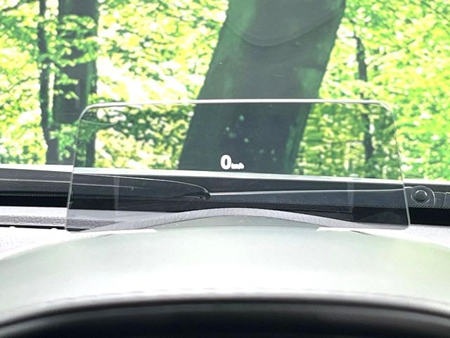 �y�w�b�h�A�b�v�f�B�X�v���C�z���݂̑��x�⑖�s�����f�W�^���\���ŉ^�]�ȑO���̃K���X�ɓ��e!�^�]���A�ڐ������炳���K�v�ȏ����m�F�ł���̂łƂ��Ă��֗��ň��S!