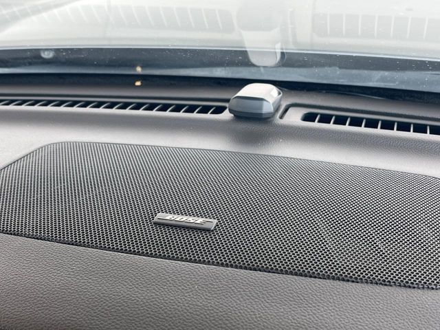 �yBOSE�T�E���h�V�X�e���z���[�J�[�I�v�V�����̍��i�ʃT�E���h�V�X�e���𓋍ځB��p�̃`���[�j���O���{���ꂽ�召�l�X�ȃX�s�[�J�[����ǎ��ȃT�E���h���t�ł��A�Տꊴ���ӂ�鉹����Ԃ����o���܂��B