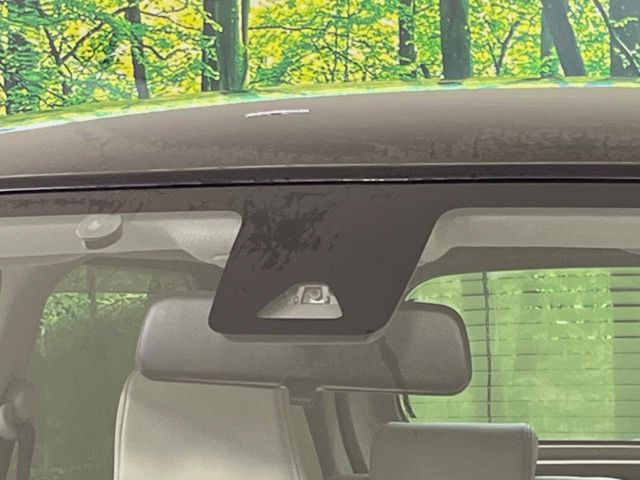 �y�X�}�[�g�A�V�X�g�z���s���ɑO���̎ԗ�����F�����A�Փ˂������Ȏ��͌x��ƃu���[�L�ŏՓˉ���Ɣ�Q�y�����A�V�X�g�B�����S�Ƀh���C�u�����y���݂��������܂��B