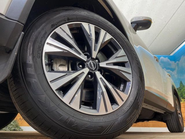 �y����18�C���`�A���~�z�C�[���z�O�ςɃ}�b�`���������A���~�z�C�[���𑕒����Ă���܂��B�e��ЊO�A���~�z�C�[����A�X�^�b�h���X�^�C�����戵�����Ă���܂��B���񂲑��k����������