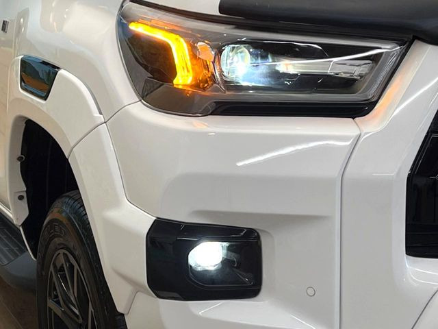 �yLED�w�b�h���C�g�z���V����ԑ��s�����ǍD�Ȏ��E���m�ۂ����S���ĉ^�]�ł��鍂�P�xLED�w�b�h���C�g�𑕔�!�_�����x�������A����d�͂��}�����Ă��܂��B