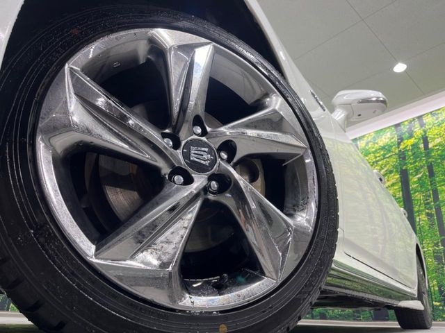 �y����18�C���`�A���~�z�C�[���z�O�ςɃ}�b�`���������A���~�z�C�[���𑕒����Ă���܂��B�e��ЊO�A���~�z�C�[����A�X�^�b�h���X�^�C�����戵�����Ă���܂��B���񂲑��k����������