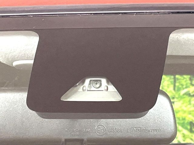 �y�X�}�[�g�A�V�X�g�z���s���ɑO���̎ԗ�����F�����A�Փ˂������Ȏ��͌x��ƃu���[�L�ŏՓˉ���Ɣ�Q�y�����A�V�X�g�B�����S�Ƀh���C�u�����y���݂��������܂��B