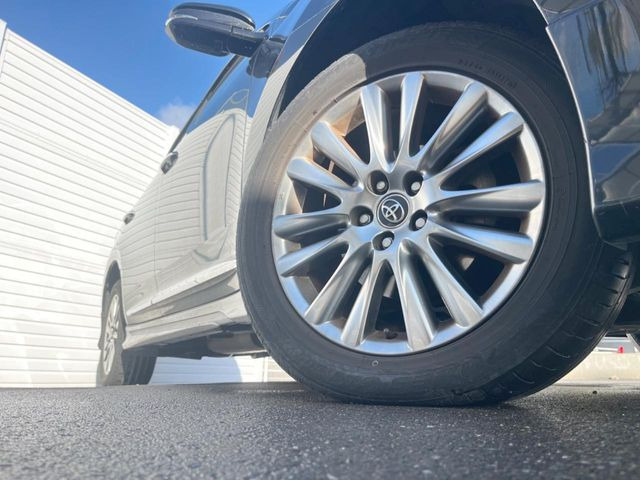 �y����18�C���`�A���~�z�C�[���z�O�ςɃ}�b�`���������A���~�z�C�[���𑕒����Ă���܂��B�e��ЊO�A���~�z�C�[����A�X�^�b�h���X�^�C�����戵�����Ă���܂��B���񂲑��k����������