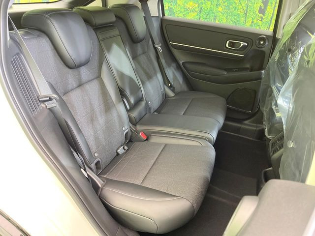 ���i���ȃI���W�i���t���A�}�b�g���I�v�V�����ɂĂ��p�ӂ��Ă���܂��B���D���ȃf�U�C����J���[�����Ԃɍ��킹�đI��ł����������Ƃ��ł��܂���