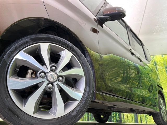 �y�����A���~�z�C�[���z�O�ςɃ}�b�`���������A���~�z�C�[���𑕒����Ă���܂��B�e��ЊO�A���~�z�C�[����A�X�^�b�h���X�^�C�����戵�����Ă���܂��B���񂲑��k����������