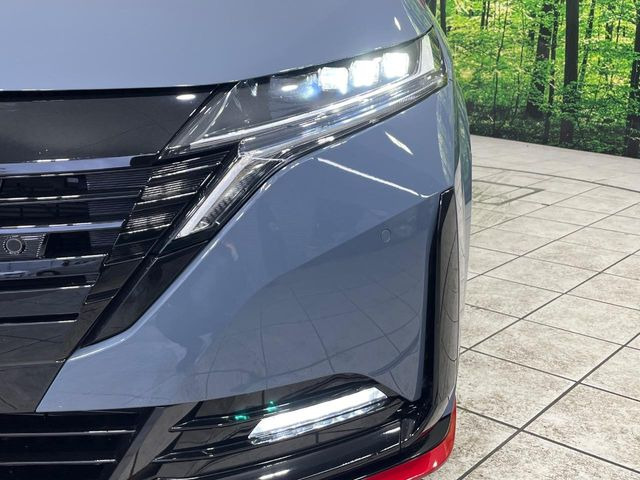 �yLED�w�b�h���C�g�z���V����ԑ��s�����ǍD�Ȏ��E���m�ۂ����S���ĉ^�]�ł��鍂�P�xLED�w�b�h���C�g�𑕔�!�_�����x�������A����d�͂��}�����Ă��܂��B