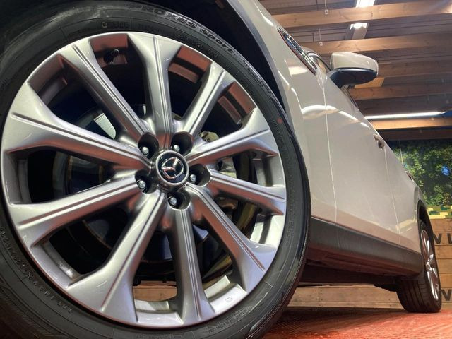 �y����20�C���`�A���~�z�C�[���z�O�ςɃ}�b�`���������A���~�z�C�[���𑕒����Ă���܂��B�e��ЊO�A���~�z�C�[����A�X�^�b�h���X�^�C�����戵�����Ă���܂��B���񂲑��k����������