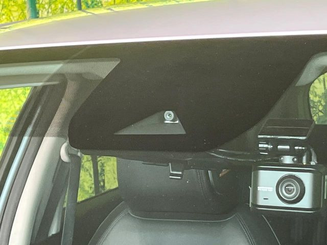 �y�C���e���W�F���g�G�}�[�W�F���V�[�u���[�L�z�t�����g�J�����őO���̎ԗ�����s�҂����m�B�Փ˂������Ȏ��͏Փ˔�Q�y���u���[�L���쓮�A�Փˉ�����T�|�[�g�B�����S�Ƀh���C�u�����y���݂��������܂��B